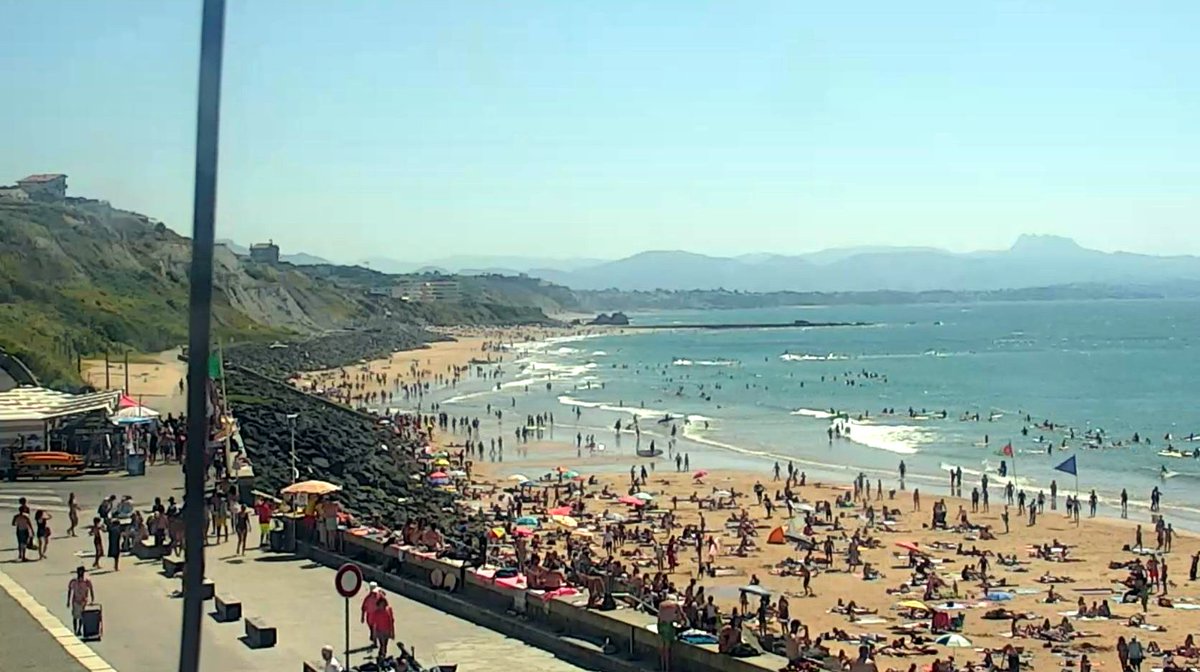 piconlemovice's tweet image. n'y a t-il pas escroquerie, sur les conditions de #Surf en été  à #Biarritz #cotedesbasque, ici une capture d'écran du  25 et 26/07/2020 à 17h.09