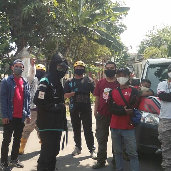DavidWidyatmojo's tweet photo. In game i fight for stop #oripathy 
In real life i fight for stop #COVID19 

This is my #rhodesIsland spirit for save more lives as #doktah 

Under #indonesianredcross in #humanitarian mission 

#Arknights #明日方舟 #アークナイツ https://t.co/jauCwoY0ki