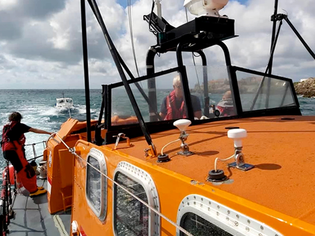 jerseylifeboats's tweet photo. Sir Max was launched on service this morning to help a boat with steering failure, stranded at the Minquieres. Successful mission and all now back safe and sound - well done team.
https://t.co/WOvblQeCeN
#JerseyLifeboat #WaterSafety #YourBoat #YourCrew https://t.co/lMvq5874hR
