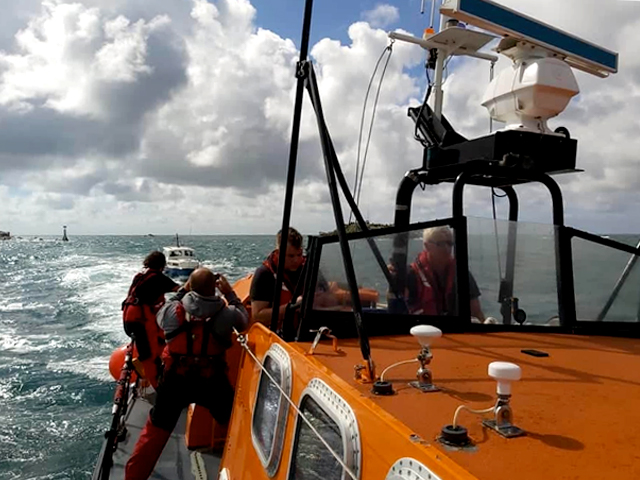jerseylifeboats's tweet photo. Sir Max was launched on service this morning to help a boat with steering failure, stranded at the Minquieres. Successful mission and all now back safe and sound - well done team.
https://t.co/WOvblQeCeN
#JerseyLifeboat #WaterSafety #YourBoat #YourCrew https://t.co/lMvq5874hR