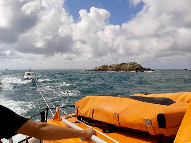 jerseylifeboats's tweet photo. Sir Max was launched on service this morning to help a boat with steering failure, stranded at the Minquieres. Successful mission and all now back safe and sound - well done team.
https://t.co/WOvblQeCeN
#JerseyLifeboat #WaterSafety #YourBoat #YourCrew https://t.co/lMvq5874hR