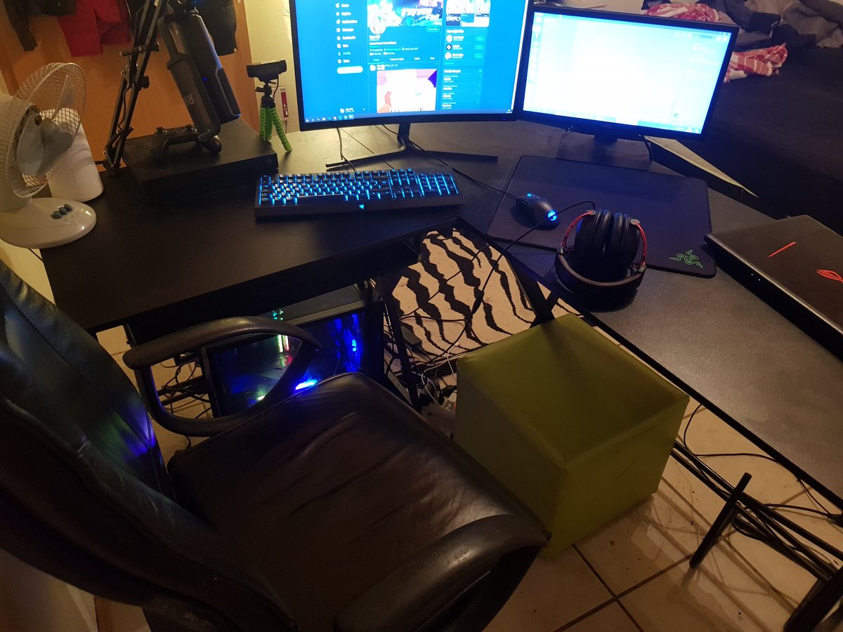 Titan_Thi's tweet photo. @mcky_tv #EliteSetup https://t.co/dWH6c6nCJP