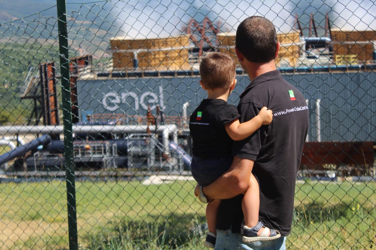 Power_Cruise's tweet photo. Vedi Ettore, con la #Leaf oggi viaggiamo veramente a zero emissioni, ricaricando con energia elettrica proveniente dagli impianti geotermici di Bagnore.
#enel
@vaielettrico
@starax
#greenheroes
#sorpassoelettrico
#PowerCruiseControl https://t.co/zLji9M4NBY