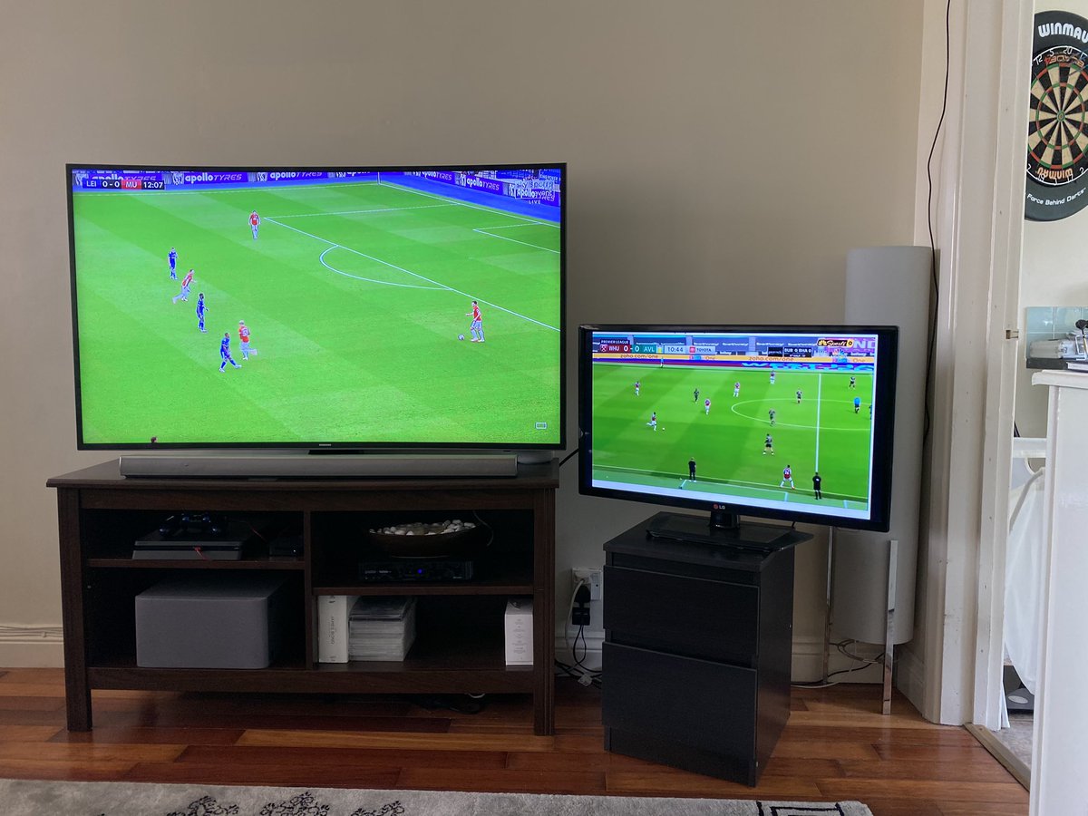 When you’re a villa fan and your mates a Man U fan #LEIMUN #AVFC