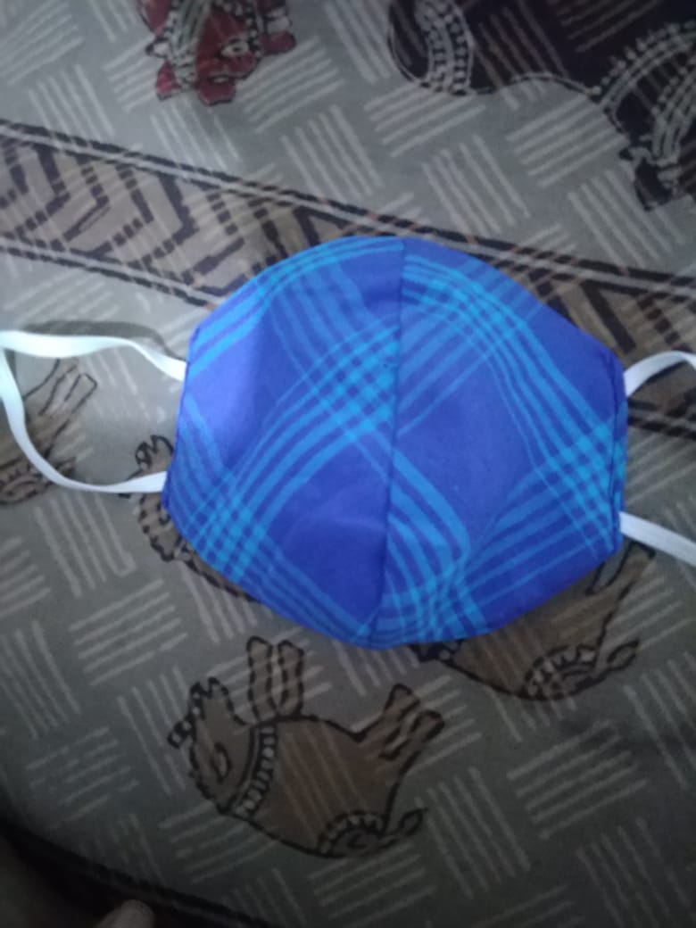 mani_270381's tweet image. Inspiration from #CSC @CSCegov_ , Mantri Ravi Shankar Ji @rsprasad &amp;amp; Dinesh Sir @dintya15 , Pure #Cottonmask #Manufacturing by a #CSC #VLE Mansi Garg at #Meerut at a very low cost, employment to ladies in #COVID &amp;amp; need support under #Local4Vocal . @CSCUttarPradesh @panwar_swet