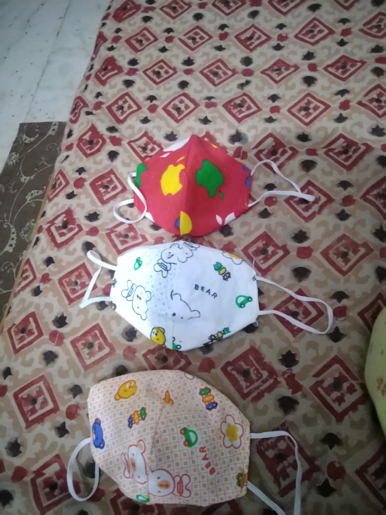 mani_270381's tweet image. Inspiration from #CSC @CSCegov_ , Mantri Ravi Shankar Ji @rsprasad &amp;amp; Dinesh Sir @dintya15 , Pure #Cottonmask #Manufacturing by a #CSC #VLE Mansi Garg at #Meerut at a very low cost, employment to ladies in #COVID &amp;amp; need support under #Local4Vocal . @CSCUttarPradesh @panwar_swet