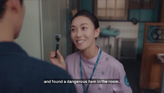 I AM SO SURE THAT NURSE PARK PURPOSELY LED GANG-TAE INTO FINDING THAT PICTURE!!! This only strengthens the theory that she is in fact Mun-yeong’s mom!  #ItsOkayToNotBeOkay #ItsOkayToNotBeOkayEP12