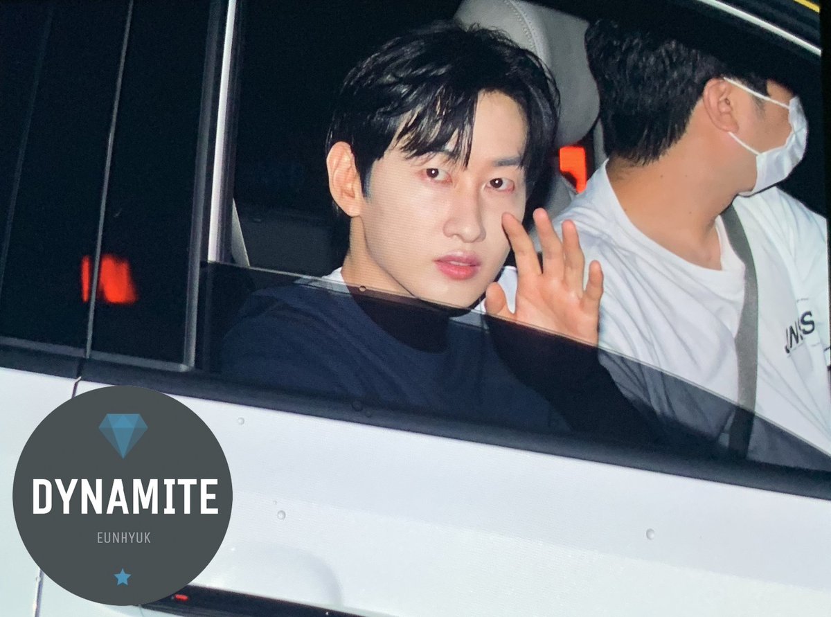 dynamite_0404's tweet photo. 200726 퇴근 preview : 오늘도 고생했어요💙
#엘프야_밥은_먹었니?
#엘프는_밥_먹었지💙
#은혁 #EUNHYUK https://t.co/vJYCwpDvMU