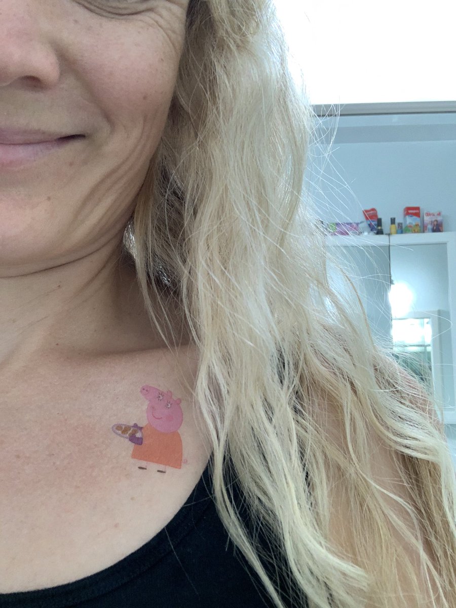 allybear64's tweet photo. Mommy pig is in da house!
#ItsOnlyTemporary #Tattoo #PeppaPig https://t.co/EiSmgaGJgQ