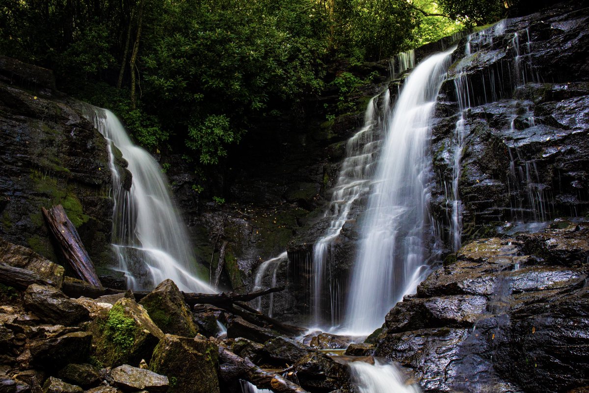 Brian_Murphy_'s tweet photo. “A waterfall is concerned only with being itself, not with doing something it considers waterfall-like.” – Vernon Howard

#Waterfalls | #ExploreNC | #BlueRidgeMountains | #ThePhotoHour | #MyCanonStory 📸 https://t.co/idXtsTw1i4