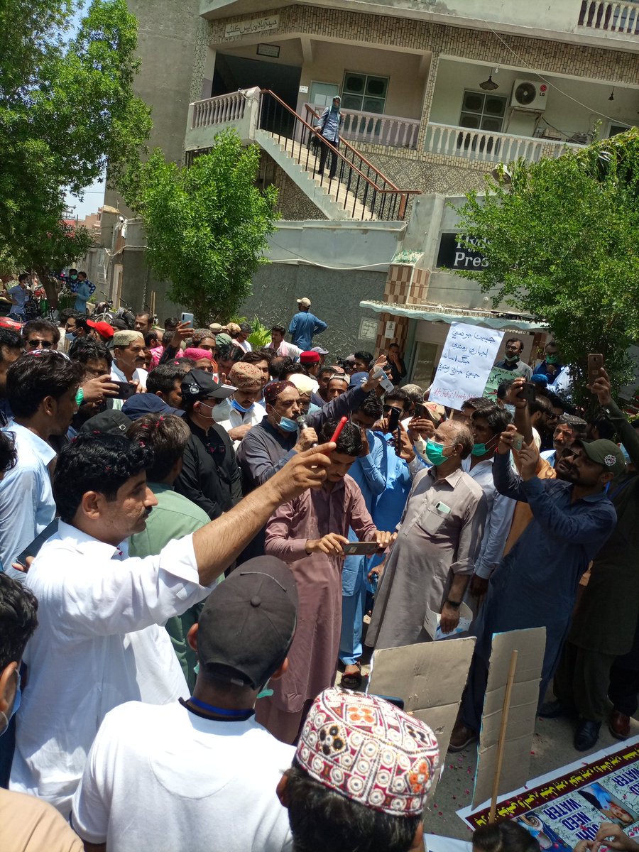 irfanalilaghare's tweet photo. Solidarity with Johi awam  for water shortage ,
Congratulate  Imdad Khan laghari and Nasrat Khan laghari  for holding such a peaceful and organized protest for the rights of Johi with Sadaqt Khan jatio and  Karim Khan jatio at Hyderabad press club
#JohiNeedsWater https://t.co/VftNZJuaQD