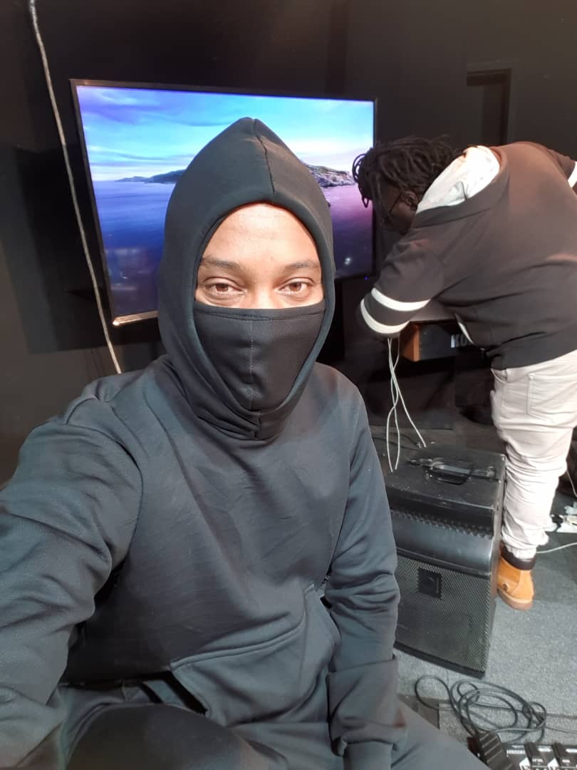 iamjohncole's tweet photo. I am in stitches 😂😂😂😂
@SHEMATV1 dropped a raving review on our latest performance on the Zex Manatsa Family Show which featured yours truly 😎 and colenation band. 

https://t.co/kXZ4FW5bN6

You need to hear it for yourself its too much sauce. Click the link above. https://t.co/YrvxbtuH1p