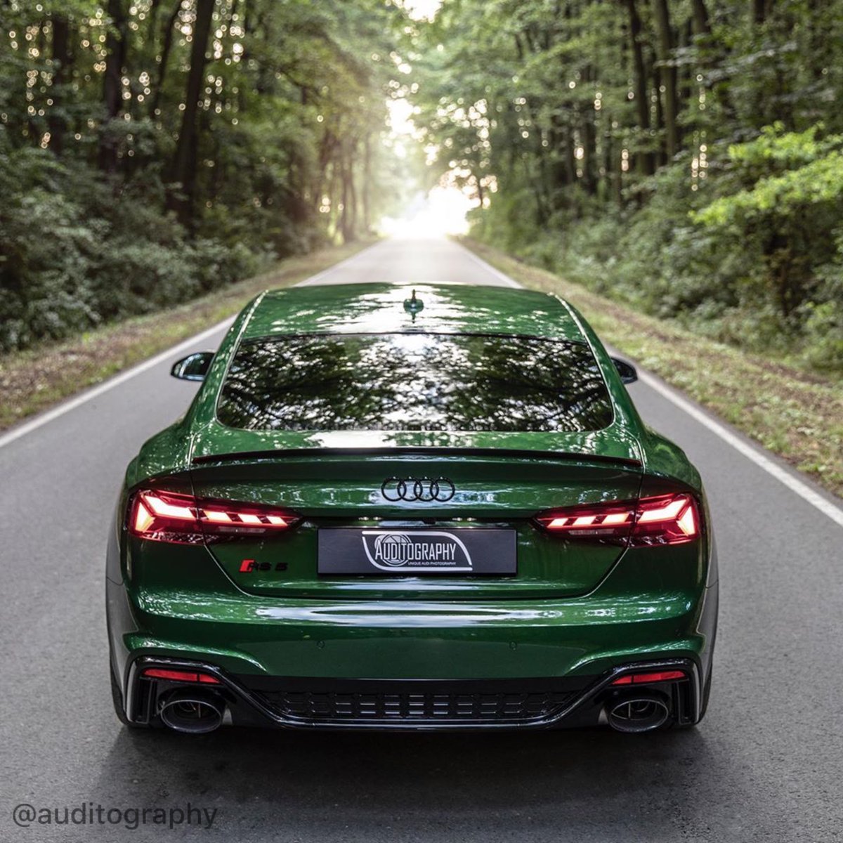 Luxury_WorId's tweet photo. Green Audi RS5 😍 https://t.co/b6NyxRlK48
