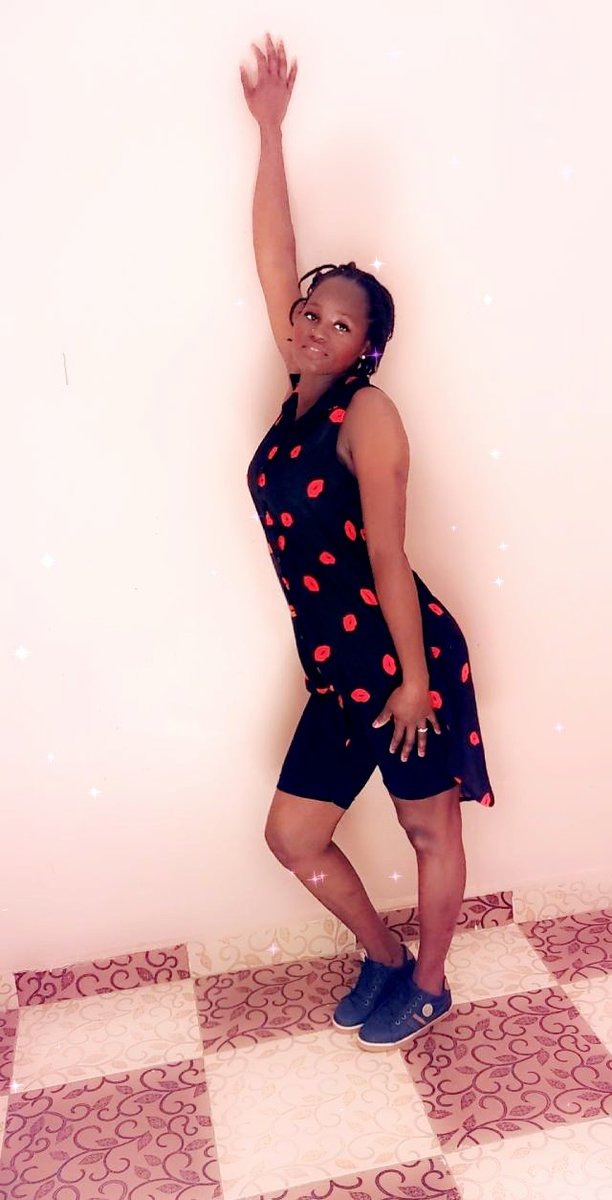 LaReineJC2's tweet photo. Bon dimanche a tous ❤️🇬🇳 https://t.co/9Y8pEqAvzY