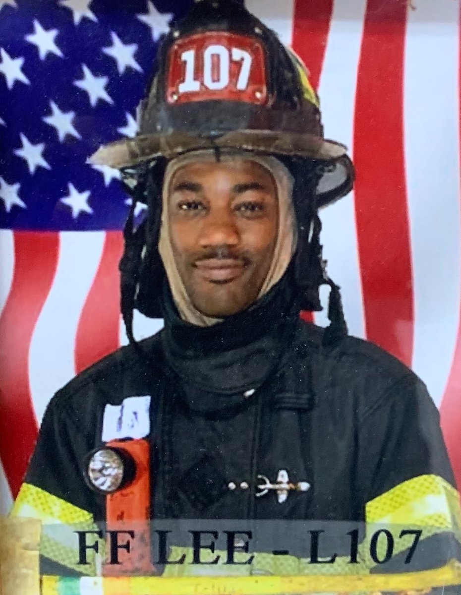 fdnyVULCANS's tweet photo. #Ladder107 responded to a fire in Brooklyn earlier yesterday. FF Khalid Lee says, “We split up during the search and we were able to find the individuals in the apartment with zero visibility”. The patients were transported to local hospitals with serious injuries. https://t.co/qlm17gu4vy