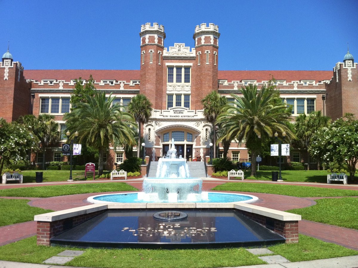 AmazingColleges's tweet photo. Florida State University • Tallahassee, Florida https://t.co/H4ho2CxbH8