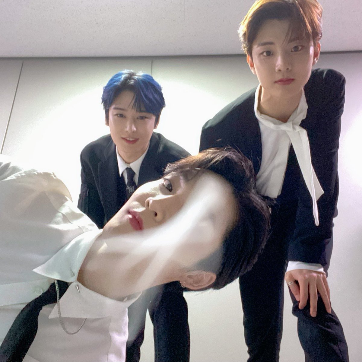 WE_THE_BOYZ's tweet photo. [큐] #우리는_더���이즈_행복한_더보이즈 🍀 https://t.co/NyrQCLZ5Qr