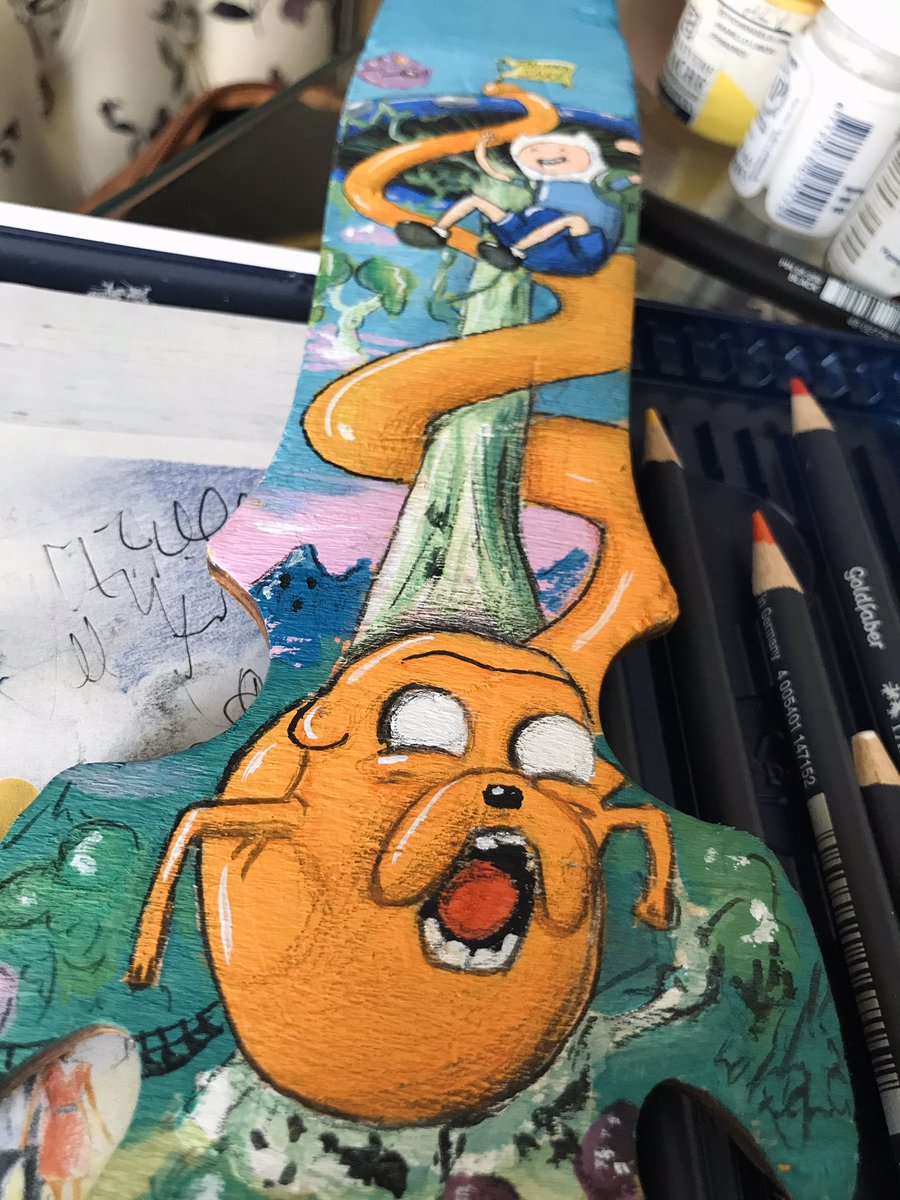 Yeğenim Bora kılıcına böyle bir şey çizmiş, alıp biraz rötuşladım. Eve gelince deli olucak eminim🐥💖