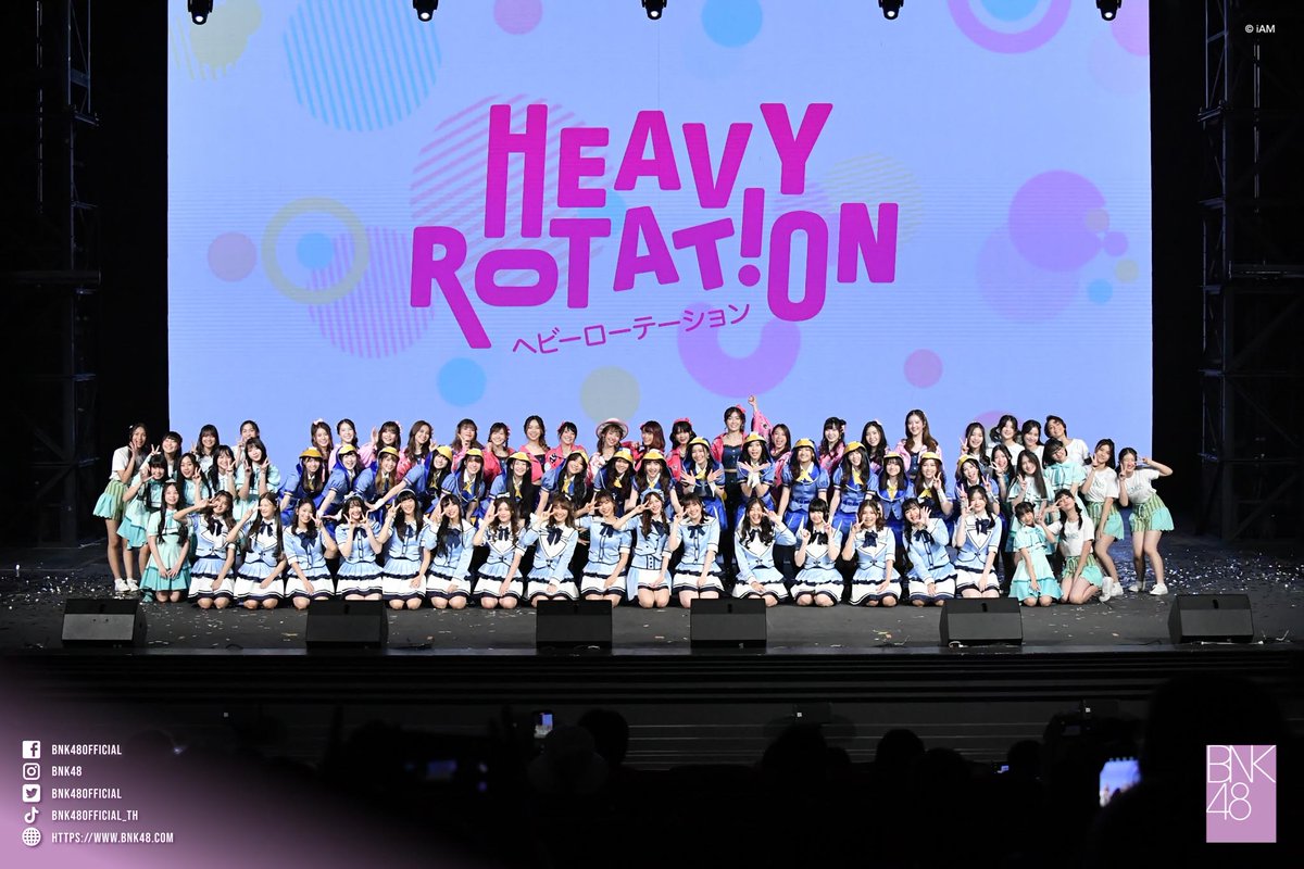 bnk48official's tweet photo. จบไปแล้วกับงาน BNK48 WonderLand 
ขอบคุณทุกคนที่รัก และเป็นกำลังให้น้อง ๆ 
BNK48 และ CGM48 นะคะ 🍿🌽

==========

【MV Full】Heavy Rotation / BNK48
Link >> https://t.co/xl1SZ1iEWM <<

#BNK48
#HeavyRotationTH
#BNK48Wonderland https://t.co/lPAkNyszjY