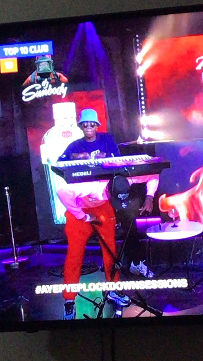 MrMaluleke's tweet photo. #TheLowKeys just made me miss #AYEPYEP that #Lerato performance was epic #Ayepyeplockdownsessions @djsumbodysa @LamiezHolworthy https://t.co/2Zh2KY2frJ