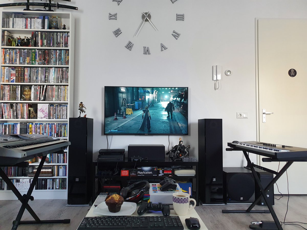 BartvanZon's tweet photo. @TheQuartering
 this is my "rig" for gaming and music production if you're interested #quarteringrig https://t.co/n8QicQHzey