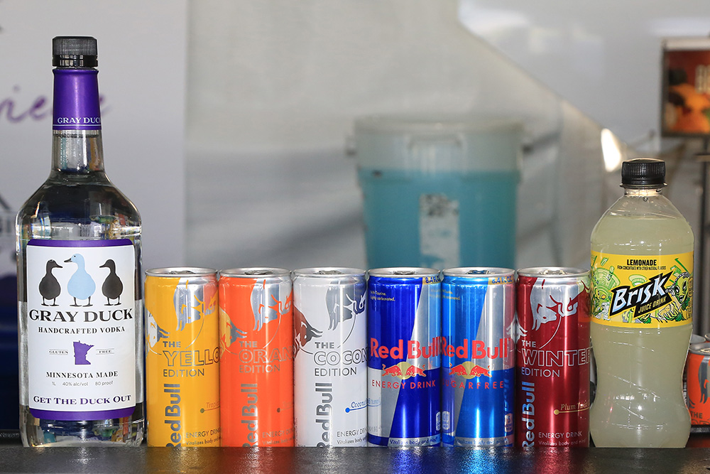 TCSummerJam's tweet photo. A very special thank you to all who participated in our #BackToSummerJam contests this weekend! We couldn't do it without our amazing friends and sponsors at @KwikTrip, @budlight, @redbull, @grayduckvodka, General Equipment & Supplies Inc, @CanterburyPark and the @zacbrownband! https://t.co/LdPCmiGBtk