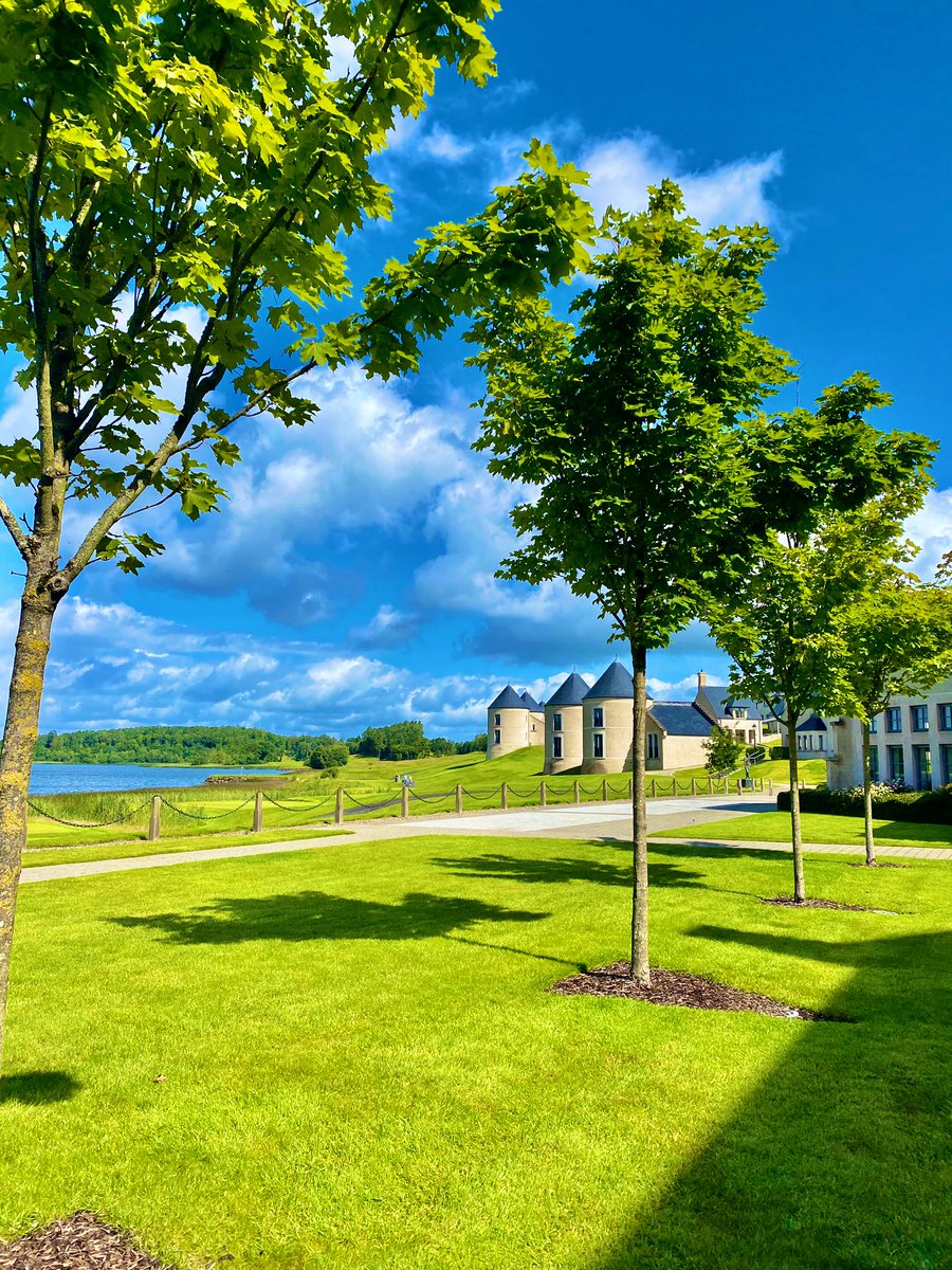 Dishyouwerehere's tweet photo. Is there anywhere nicer than @LoughErneResort when the sun shines? #Staycation2020 @DiscoverNI #DiscoverNI #sparesort https://t.co/A2FvVGXVzZ