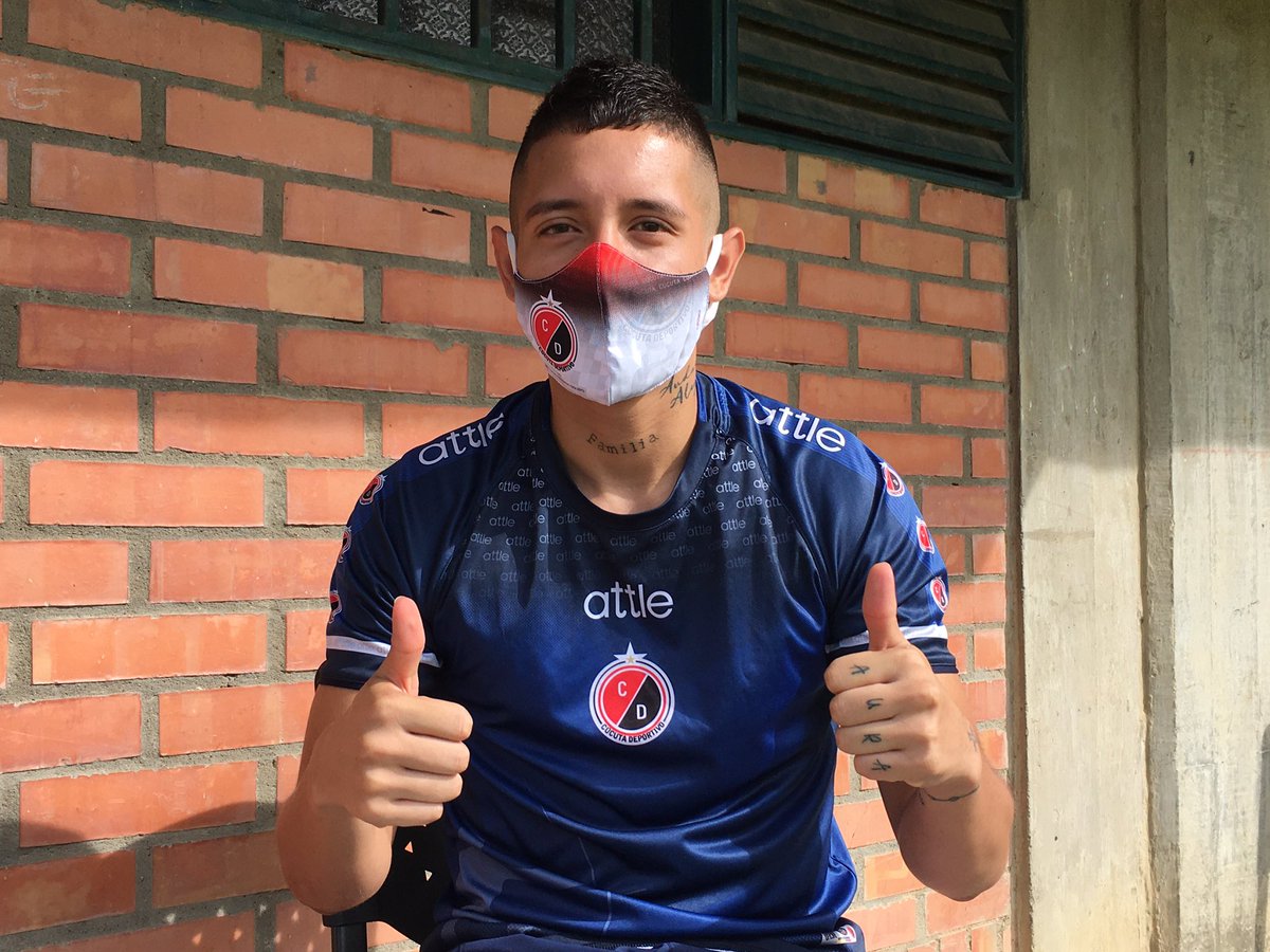 Cucutaoficial's tweet photo. Domingo feliz 😍😍

#DeCorazónRojinegro https://t.co/ZfoePKBpJD