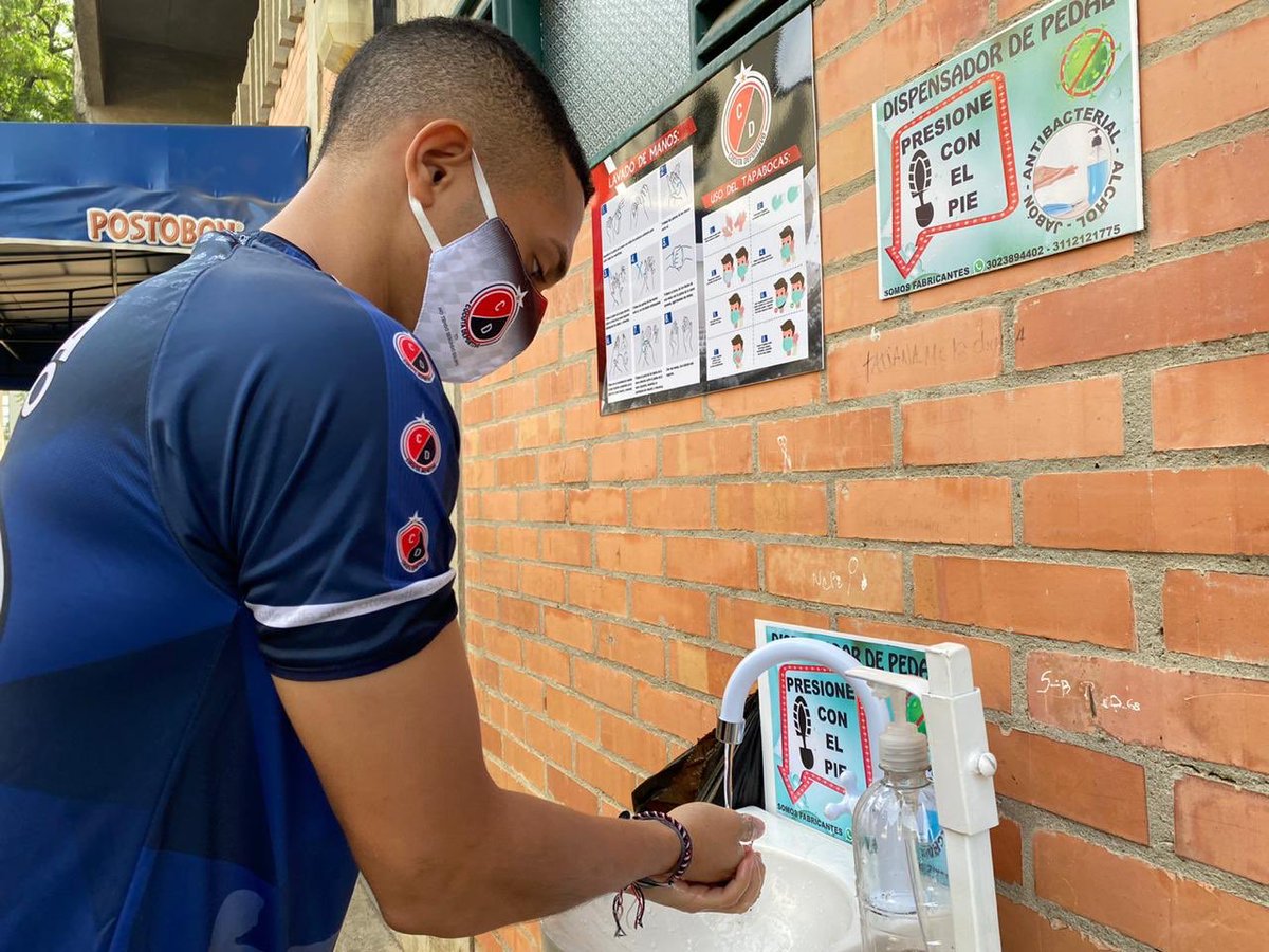 Cucutaoficial's tweet photo. Domingo feliz 😍😍

#DeCorazónRojinegro https://t.co/ZfoePKBpJD