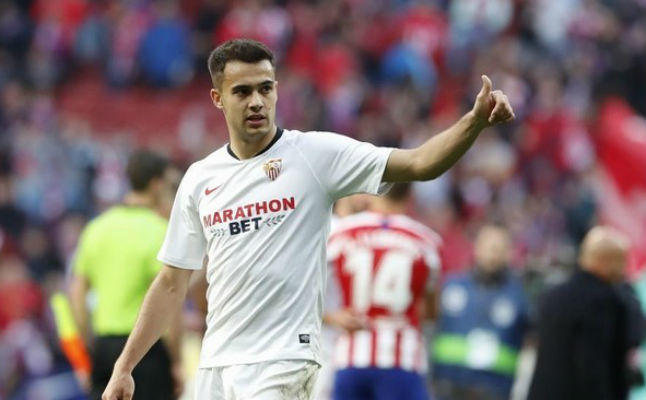 SevillistasU's tweet photo. El plan de Zidane para Reguilón pasa por Nervión. El técnico galo aboga por volver a cederlo, estando de acuerdo además en que sea de nuevo en el Sevilla FC y donde además podría adquirir mayor experiencia en la Champions. ¿Lo tendrías otro año cedido en el Sevilla?
RT: NO
MG: SI https://t.co/VaHX9LFt4C