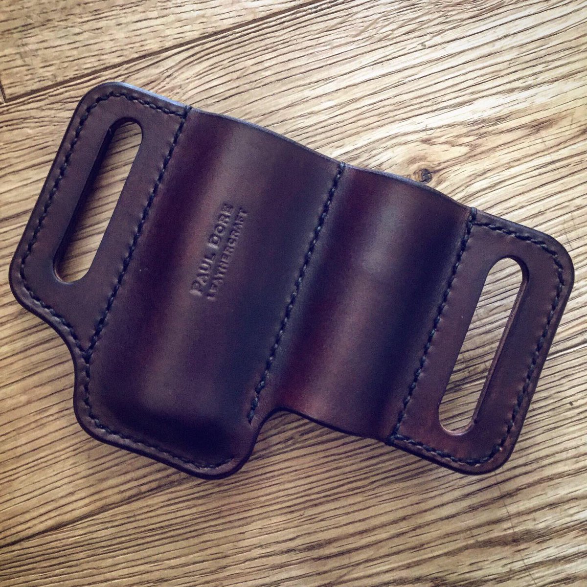 PDBushcraft's tweet image. This small EDC pouch for a UK legal TBS folding knife and Olight flashlight is one of this week’s custom jobs. I’m quite proud of this one as I don’t seem to have a great deal of luck with wet moulding leather but this one turned out spot on. Hope you like it as much as i do 😁