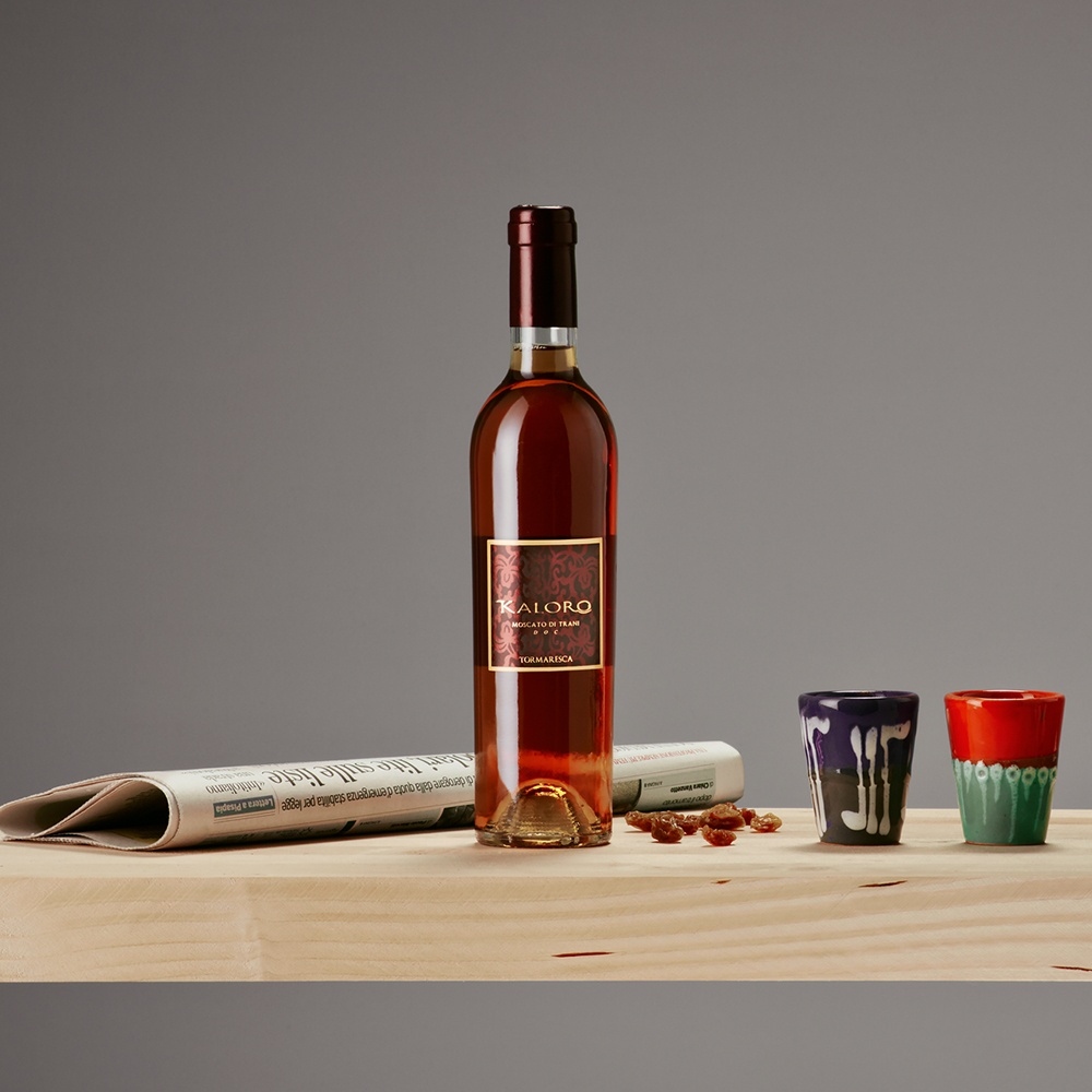 Tormaresca's tweet photo. Uve appassite sotto il sole pugliese, fermentazione in botti di acciaio ed 8 mesi di affinamento, è questa la ricetta del nostro Moscato DOC 🗞 ☕️
#Tormaresca #Kaloro #HowIsMade https://t.co/JxTWqyYRx6