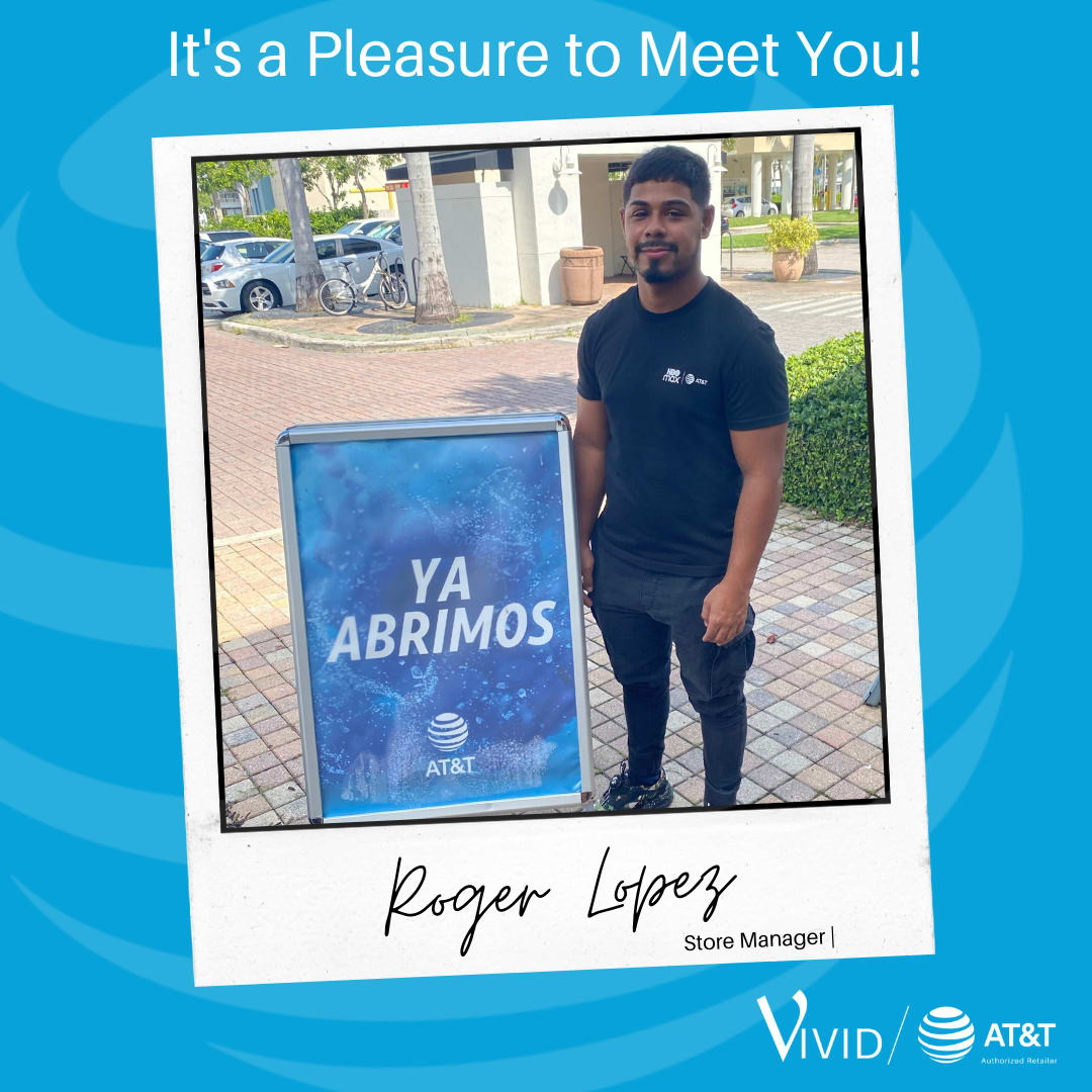 ATT_DelrayBeach's tweet photo. Roger is our store manager at Biscayne Commons. Roger loves connecting with customers and is here to ensure that your experience is enjoyable. Currently pursuing his bachelor’s in psychology at FIU, a certified personal trainer and an accomplished track runner. #employeespotlight https://t.co/hgh1WgFVXn