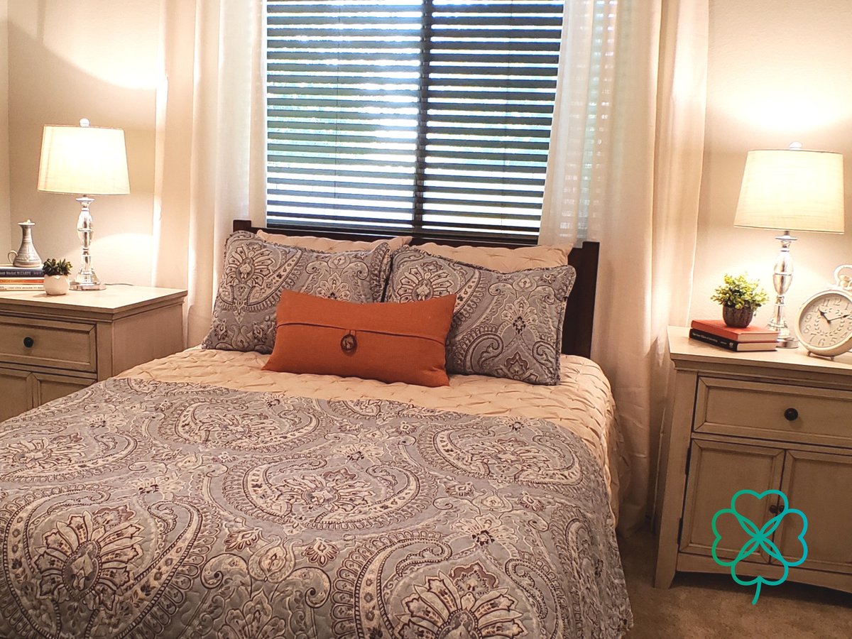 shana_hutson's tweet photo. We updated this guest room with matching nightstands and lamps, curtains hung to the ceiling, new pillows, bedding, and art (not shown).
#guestroom #bedroomstyle #symmetricaldesign #interiors #roomrefresh interiordesign #homesweethome #cloverlanedesign https://t.co/QHzBTZtmDd