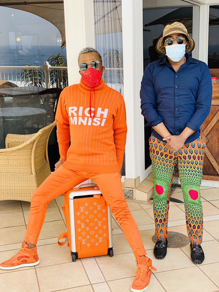 ndomaleho's tweet image. We came. But we came....All. The. Way. Through. I have never seen work looking this pretty. With the day 1 (@somizi) #EssentialWork things.