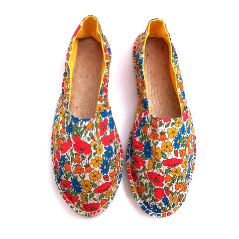 MakeryKate's tweet photo. Bring on the school holidays! You and your children can enjoy a stylish summer by making your own espadrilles! We've got adult and children sizes and an array of fabrics to choose from! 

For the Children: https://t.co/po4VsrIdC3
For the Adults: https://t.co/EVabgbHyFc https://t.co/9kLMXK6X8R