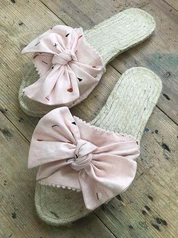 MakeryKate's tweet photo. Bring on the school holidays! You and your children can enjoy a stylish summer by making your own espadrilles! We've got adult and children sizes and an array of fabrics to choose from! 

For the Children: https://t.co/po4VsrIdC3
For the Adults: https://t.co/EVabgbHyFc https://t.co/9kLMXK6X8R
