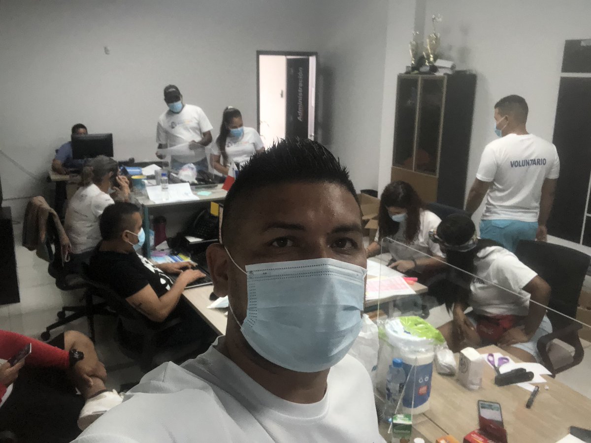 Chinito81054183's tweet photo. El mensaje de nuestro Representante @WillieBermudezR es alto y claro Nadie se Queda atrás ese es  el Compromiso apoyar a nuestros pacientes de Covid19 🦠🦠🦠 juntos saldremos adelante Junta Comunal de  Don Bosco. #QuedateEnCasa https://t.co/tHee8NWjPy