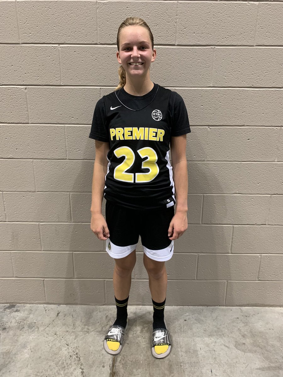 LadyWaves_Hoops's tweet photo. Good luck to Lady Wave Senior @JennaGallimore & Lady Wave 8th grader @PeytonBradley13 as they finish competing today in the USJN Windy In Indy Classic in Indianapolis with their Kentucky Premier teams! #WeAreMeade #OneHeartOneBeatOneTeam #gogreen https://t.co/3wiaLrzxKS