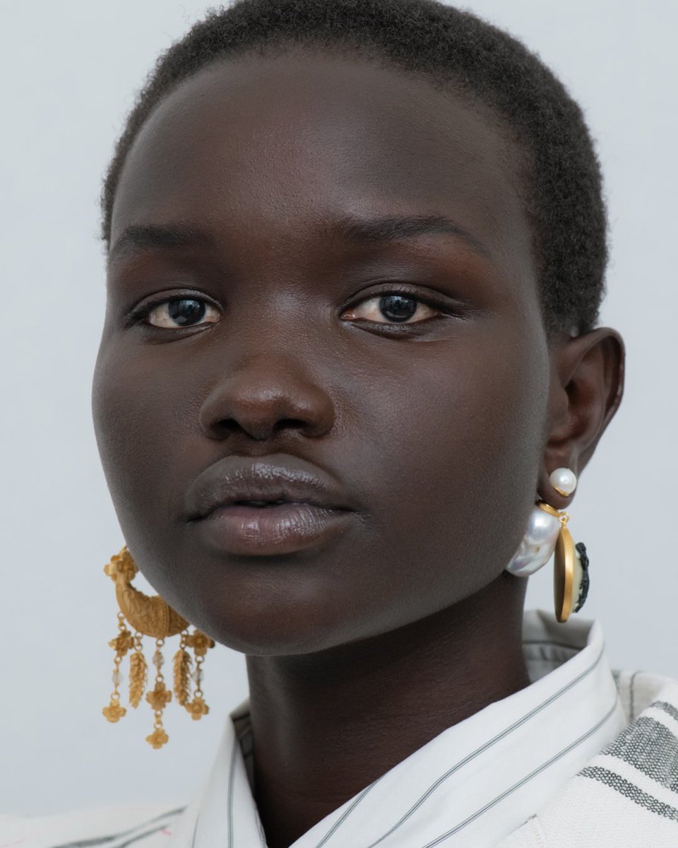 Dior's tweet photo. For the #DiorCruise 2021 show, Peter Philips, Creative and Image Director of #DiorMakeup, created completely natural and luminous make-up look with subtly intensified eyes. https://t.co/UG7S1XRst2