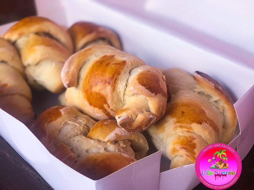 lilesucree's tweet image. Avez vous déjà mangé nos Croissants medialuna (Mie épaisse fondante et moelleuse)🤤
Qu'attendez vous ? 😉
Retrouvez toutes les garnitures sur notre  menu 📌
Et n'hésitez pas à Commander DM ou via Wha 666273571 ou appel 655360077 📞

Bon début de soirée chers Gourmands ❤️