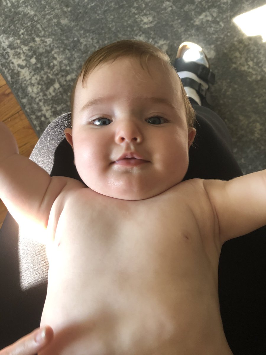 justkarissa's tweet photo. A year ago today I found out I was gonna be an aunt. And it’s everything I dreamed and more 🥰 https://t.co/yUXWybDKvG