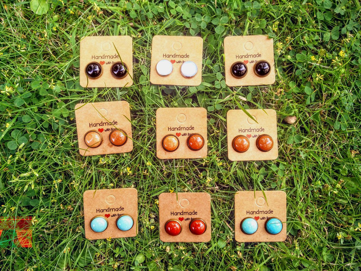 lilsquirrel282's tweet photo. Good afternoon,
Go visit my #etsyshop I currently have a #sale on all my #listings
Lot's of nice #earrings are still available...
Follow the link below
https://t.co/2NUL10hZUd
#handmadebyme #gemstones #gemstonejewelry #blackonyx #redjasper #yellowjade #Turquoise #roundearring https://t.co/SxDe3KpIaz