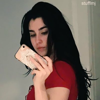 fckhst's tweet photo. camila é lésbica e representante dos LGBTQI+ da escola e agora decide lançar sua candidatura a presidente do grêmio, o problema é que lauren adora provocá-la então faz o mesmo. Uma corrida presidencial vira entretenimento e uma disputa pessoal banhada em amor reprimido a anos https://t.co/PiPp0E45SX