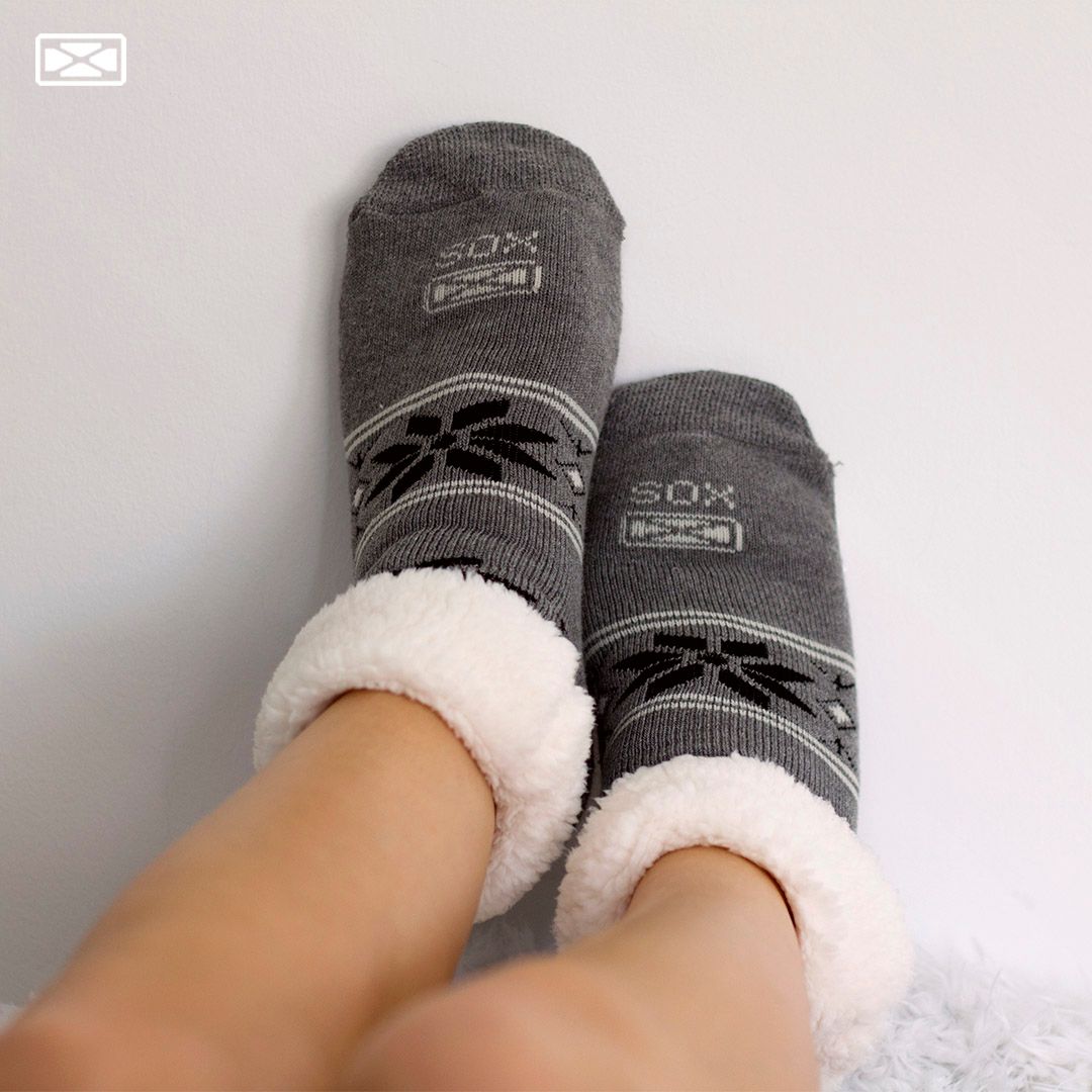 soxmedias's tweet photo. Nada mรกs lindo que estar bien abrigado en casa๐
Modelo: @magalidibe
Fotรณgrafo: @hernancopelloph
#SOX #goforit #pantusox #wintersocks #warmsocks #relax #relaxday #weekend #weekendvibes #chill #chillday #sunday #sundaymood #women #men #womenandmensocks #wintermood #winterchilling https://t.co/eiT1QjX26h