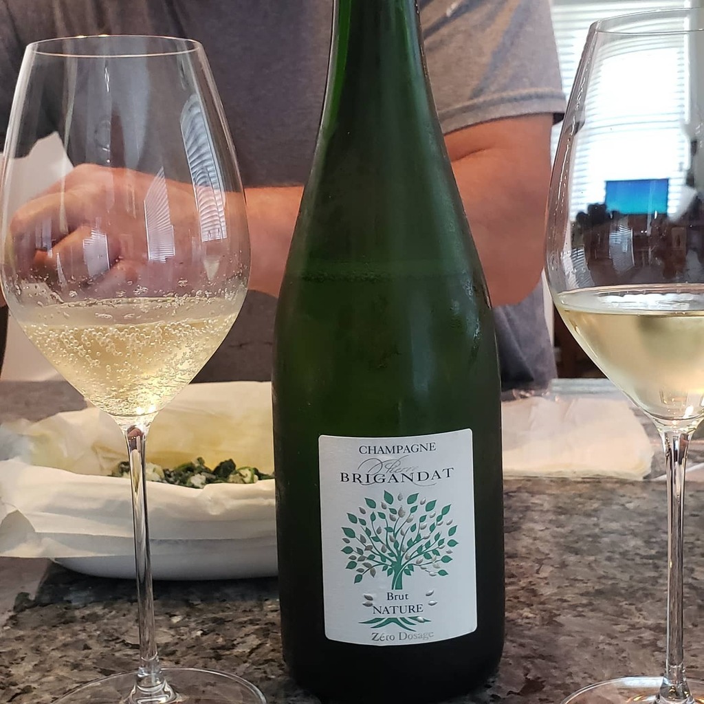 hvwinegoddess's tweet photo. Celebrating @momsharonb good news and making spinach pie.  Happy Sunday.
.
#sundaybubbles #growerschampagne #champagne #fuckcancer https://t.co/hJYSCKDDZY https://t.co/BeXcGEvrus