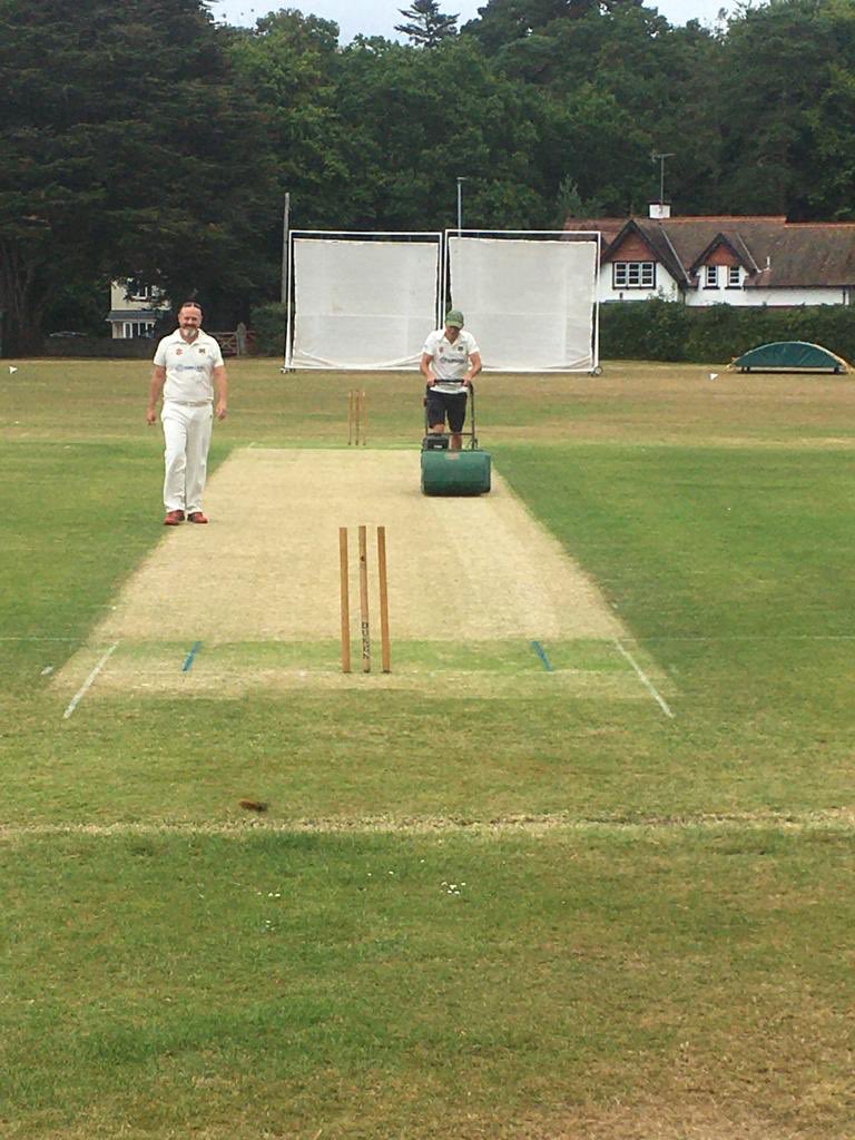 markpitman5's tweet photo. Well done to these boys for #gettingthegameon @bovey_cc Impressed with @Harvsoldboy bouncer!! 💪🏏Thx to @HarvsMrs for scoring and Bob for umpiring #mightyfours https://t.co/SHi8rXkpZj