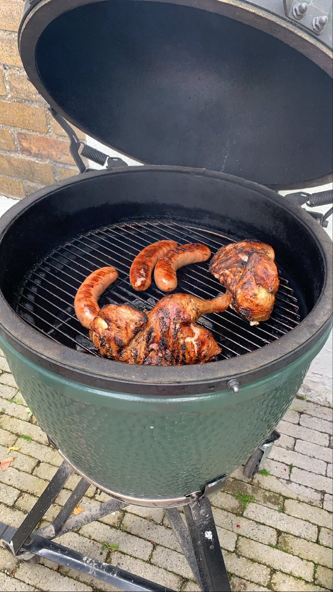 jenniiob's tweet photo. What’s cookin’.....spatchcock chicken and bbq sausages 🥰 thanks to @Fenergo and our company virtual BBQ this wkend #lifeatfenergo #bbq #virtualbbq #inthistogether #biggreenegg #whatscookin https://t.co/agUws8wlUZ