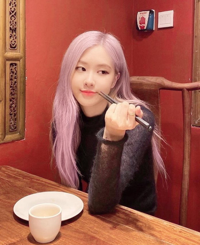 rosie tweet media