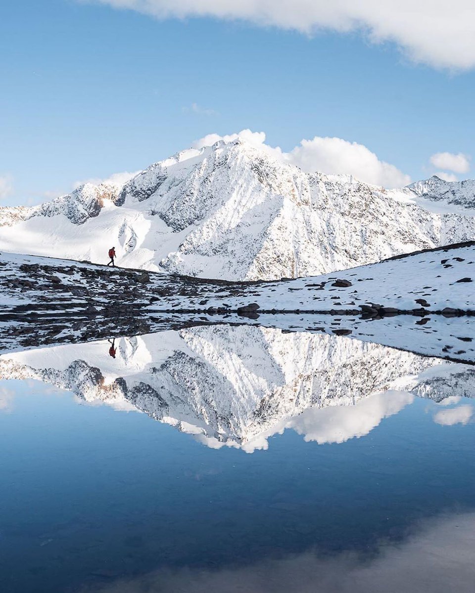 travelvgears's tweet photo. Early winter  in the Alps 🏔  when the first snow is falling and the lakes are not frozen yet. ❄️
.
📍 Ötztal / Oetztal / Otztal
.
.
.
#visitaustria #discoveraustria #myaustria #feelaustria #iloveaustria #loveaustria #bestofaustria #exploreaustria #beautifulaustria #vscoaustria https://t.co/iadjipYE0m